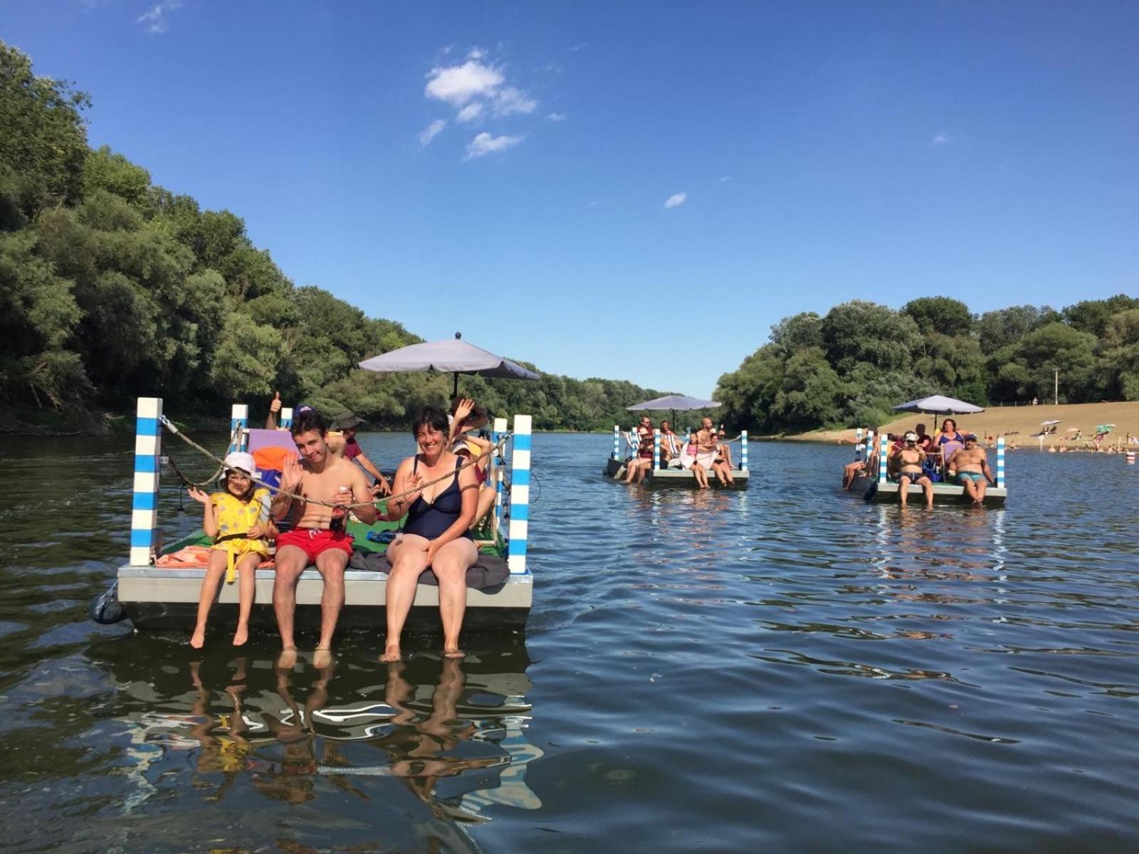Voeroes Alom Panzio Bed & Breakfast Tiszakecske Luaran gambar