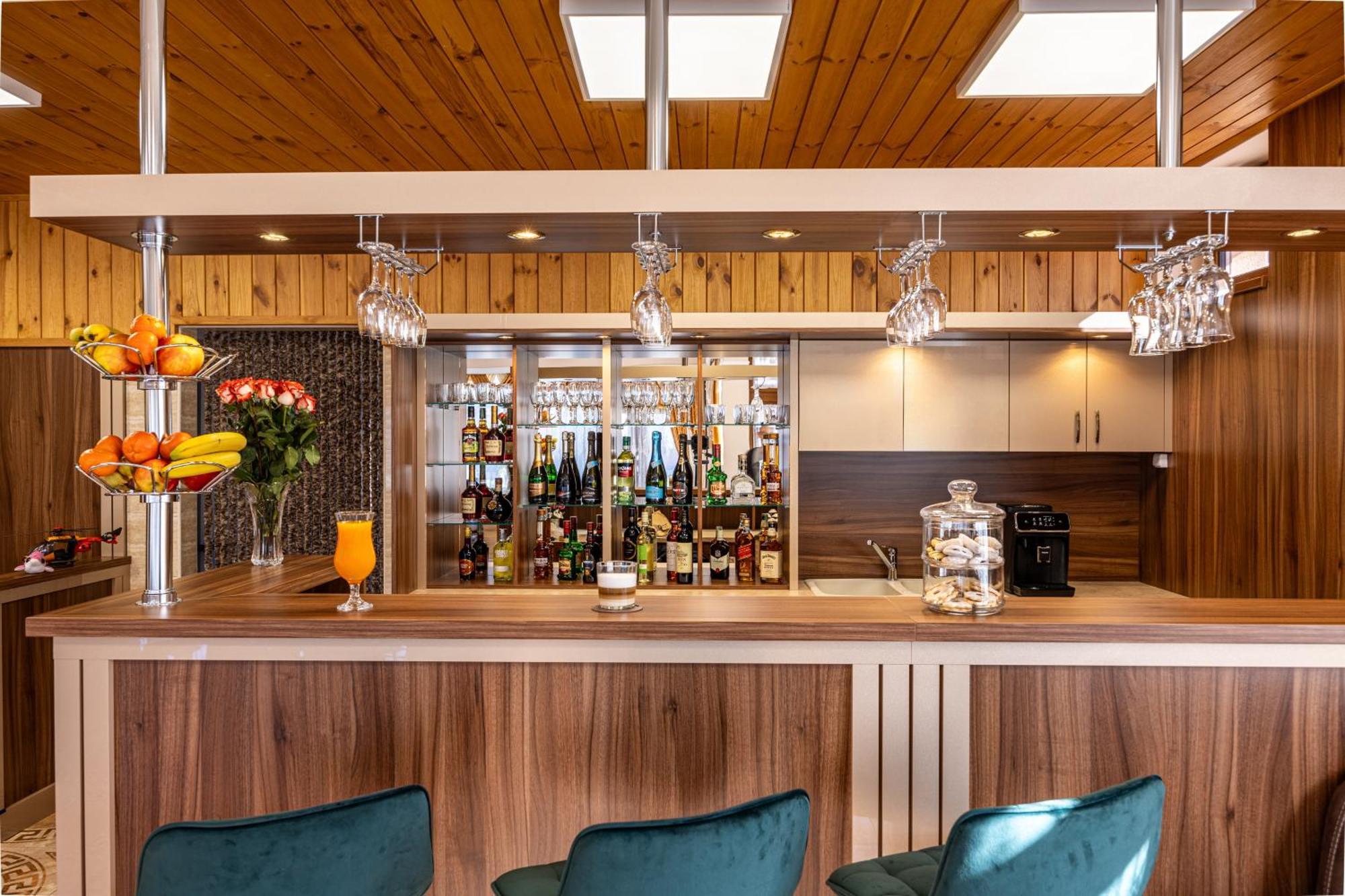 Voeroes Alom Panzio Bed & Breakfast Tiszakecske Luaran gambar