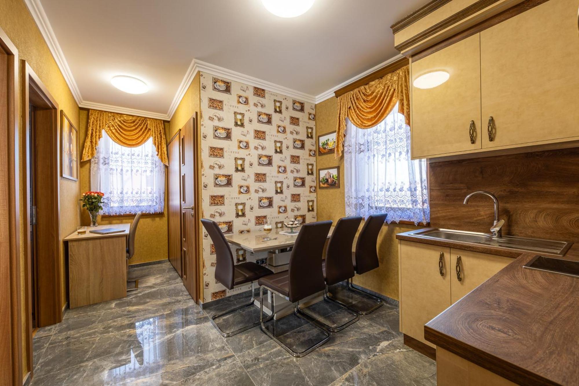 Voeroes Alom Panzio Bed & Breakfast Tiszakecske Luaran gambar